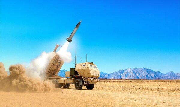 Графическое изображение создаваемого Lockheed Martin варианта перспективной оперативно-тактической ракеты по программе армии США Precision Strike Missile (PrSM) при запуске Графическое изображение создаваемого Lockheed Martin варианта перспективной оперативно-тактической ракеты по программе армии США Precision Strike Missile (PrSM) при запуске