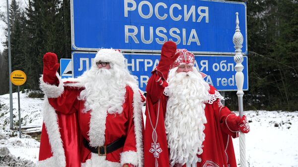 Встреча российского Деда Мороза и финского Йоулупукки на границе России и Финляндии. 18 декабря 2019 Встреча российского Деда Мороза и финского Йоулупукки на границе России и Финляндии. 18 декабря 2019