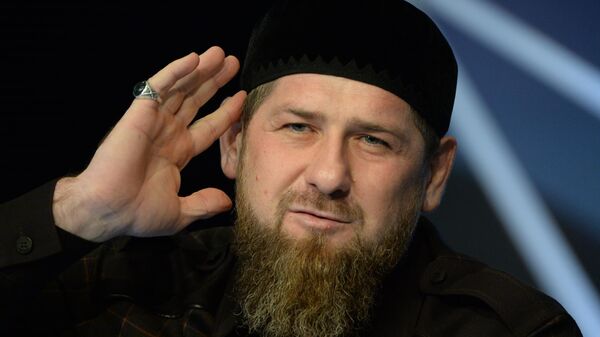 Глава Чеченской Республики Рамзан Кадыров на пресс-конференции в студии телеканала Грозный Глава Чеченской Республики Рамзан Кадыров на пресс-конференции в студии телеканала Грозный