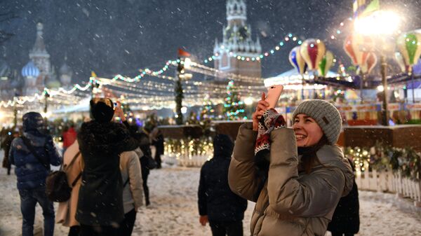 Уровень оптимизма россиян вырос после трех лет падения, показал опрос