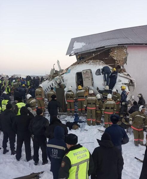 Крушение пассажирского самолета в Казахстане Крушение пассажирского самолета в Казахстане