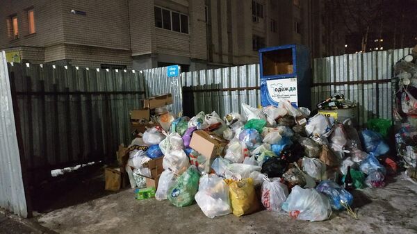 Мусор на улице Тихомирова во Владимире Мусор на улице Тихомирова во Владимире