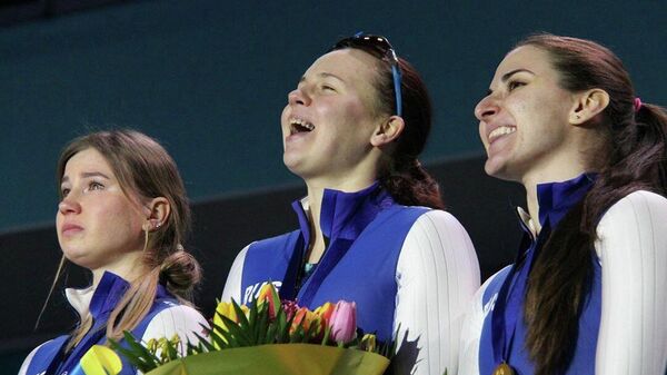 Слева направо: российские конькобежки Ольга Фаткулина, Дарья Качанова и Ангелина Голикова