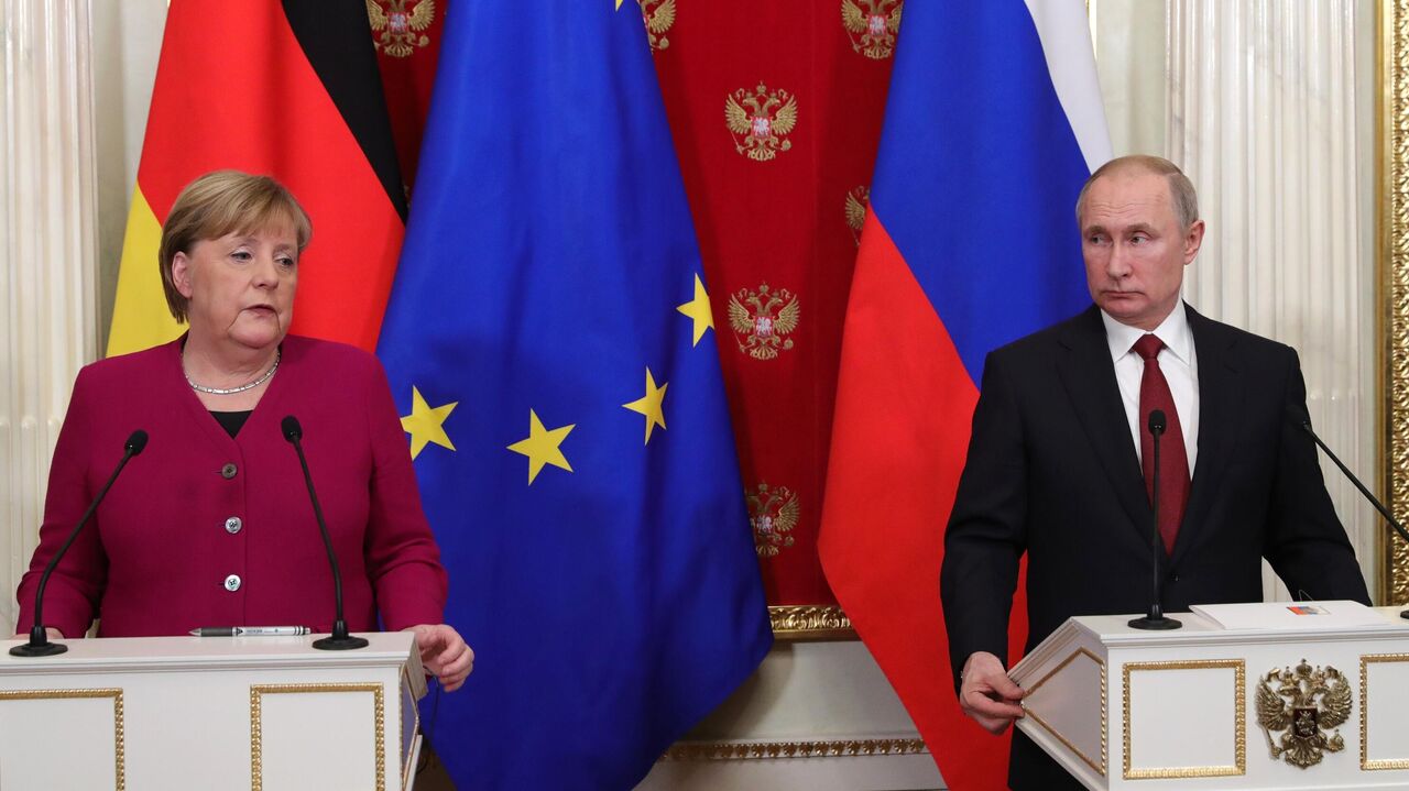 Историк рассказал, как Меркель и Путин говорили "на повышенных тонах"
