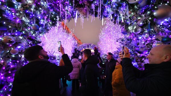 Новогоднее украшение центральных улиц Москвы Новогоднее украшение центральных улиц Москвы