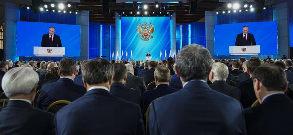 Президент РФ Владимир Путин выступает с ежегодным посланием Федеральному Собранию Президент РФ Владимир Путин выступает с ежегодным посланием Федеральному Собранию