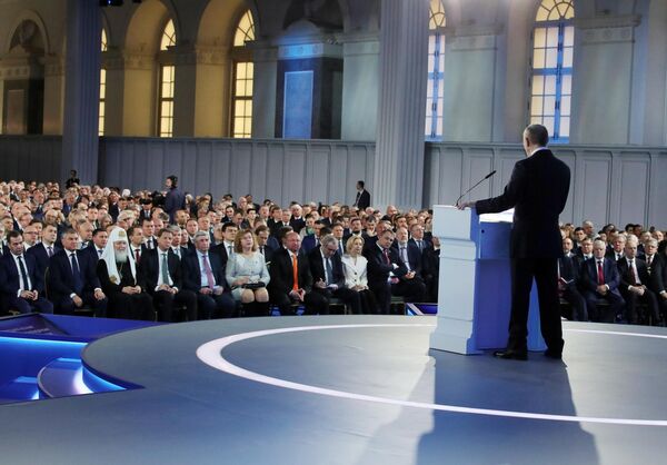 Президент РФ Владимир Путин выступает с ежегодным посланием Федеральному Собранию Президент РФ Владимир Путин выступает с ежегодным посланием Федеральному Собранию
