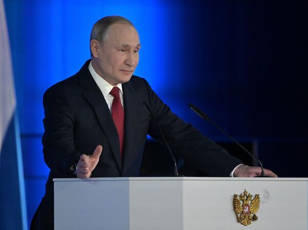 Президент РФ Владимир Путин выступает с ежегодным посланием Федеральному Собранию Президент РФ Владимир Путин выступает с ежегодным посланием Федеральному Собранию