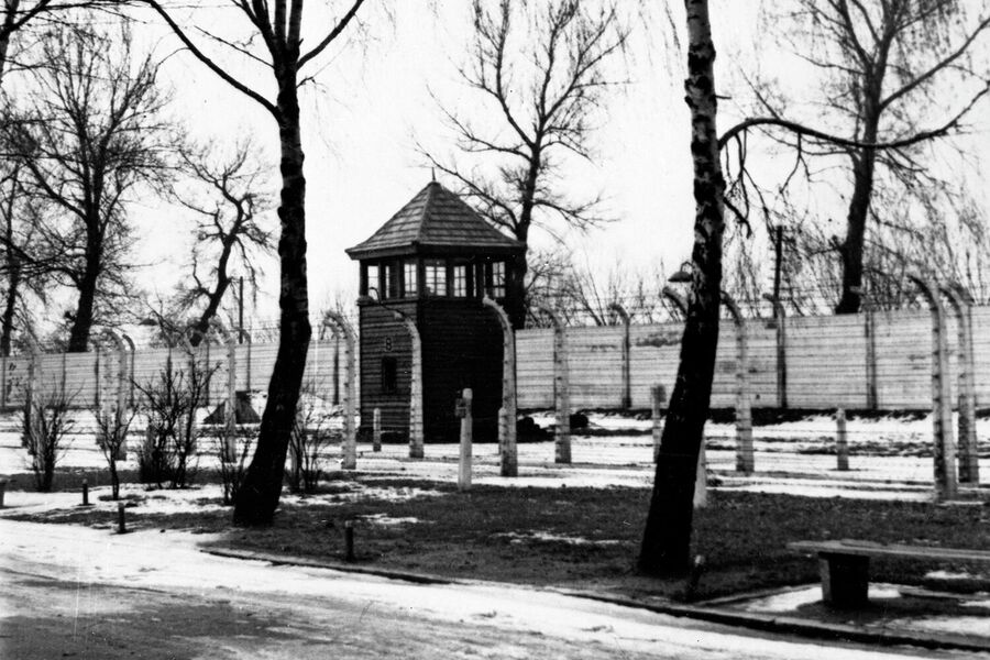 Концентрационный лагерь и лагерь смерти Освенцим (Аушвиц) Концентрационный лагерь и лагерь смерти Освенцим (Аушвиц)