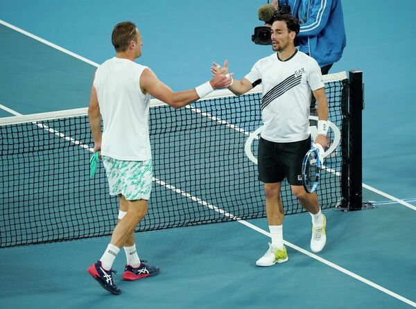 Слева направо: теннисисты Теннис Сандгрен (США) и Фабио Фоньини (Италия) Australian Open: США в Мельбурне прославляют Теннис и уроженка Москвы