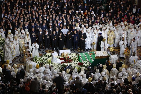 Отпевание патриарха Алексия II в храме Христа Спасителя Отпевание патриарха Алексия II в храме Христа Спасителя