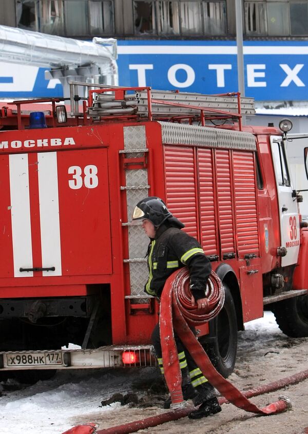 На месте пожара, произошедшего в общежитии на улице Кульнева На месте пожара, произошедшего в общежитии на улице Кульнева