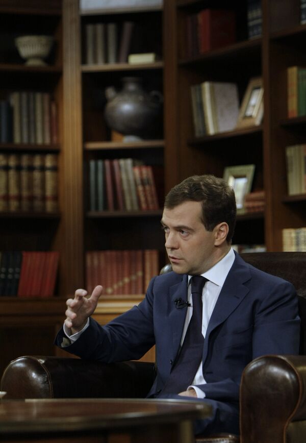 Президент России Дмитрий Медведев дал интервью программе Вести Недели Президент России Дмитрий Медведев дал интервью программе Вести Недели