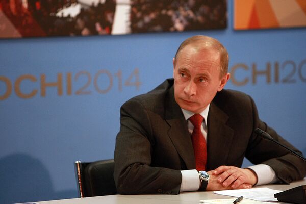 Премьер-министр РФ В. Путин в Едином Информационном Центре Премьер-министр РФ В. Путин в Едином Информационном Центре