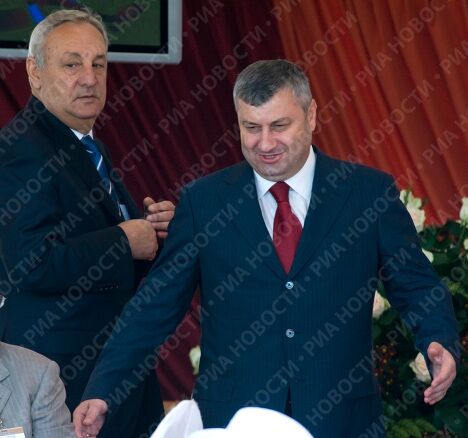 Президент Абхазии Сергей Багапш и президент Южной Осетии Эдуард Кокойты Президент Абхазии Сергей Багапш и президент Южной Осетии Эдуард Кокойты