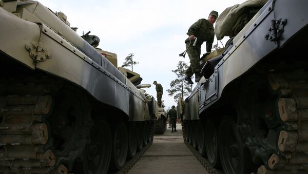 Подготовка военной техники к параду, архивное фото Подготовка военной техники к параду, архивное фото