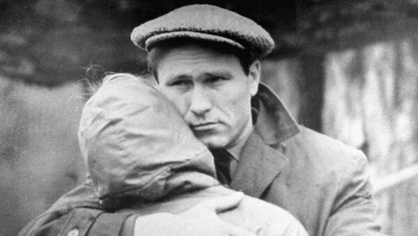 Актер Василий Шукшин в фильме Сергея Герасимова У озера Актер Василий Шукшин в фильме Сергея Герасимова У озера