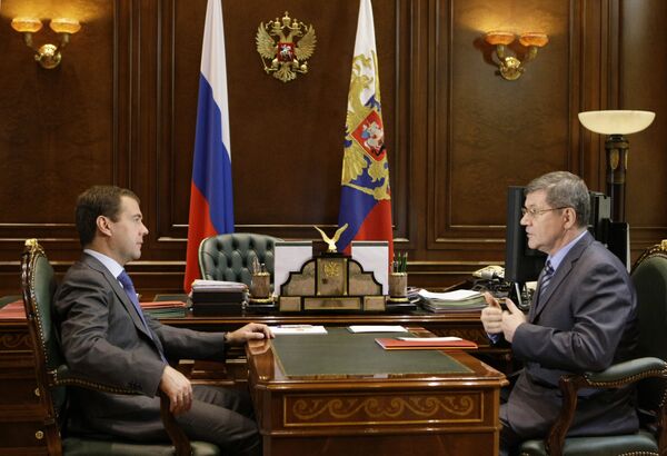 Встреча президента Дмитрия Медведева с генеральным прокурором РФ Юрием Чайкой Встреча президента Дмитрия Медведева с генеральным прокурором РФ Юрием Чайкой