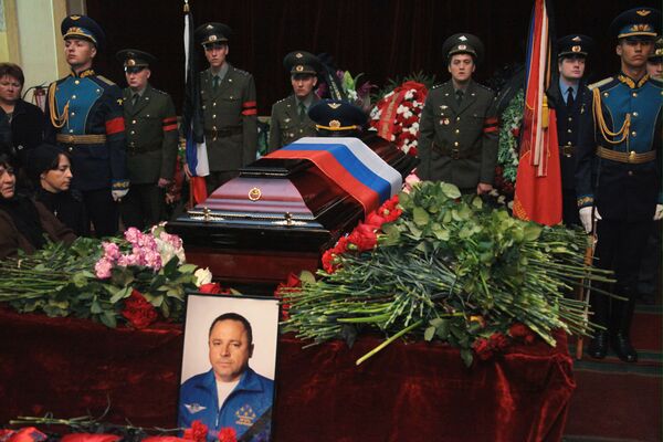 Прощание с командиром пилотажной группы Русские Витязи И.Ткаченко Прощание с командиром пилотажной группы Русские Витязи И.Ткаченко