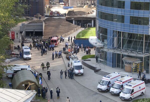 На месте обрушения подземной парковки в Москве На месте обрушения подземной парковки в Москве