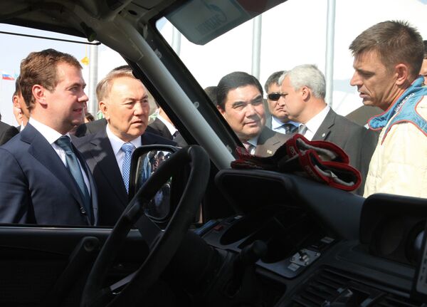 Президенты России, Казахстана,Туркмении Дмитрий Медведев, Нурсултан Назарбаев, Гурбангулы Бердымухамедов Президенты России, Казахстана,Туркмении Дмитрий Медведев, Нурсултан Назарбаев, Гурбангулы Бердымухамедов