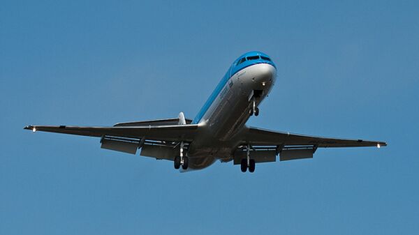 Самолет Fokker 100