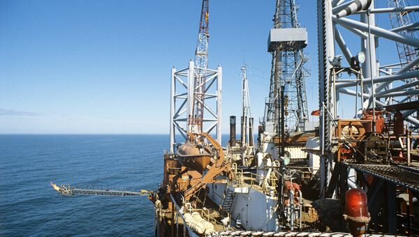 Нефтяное месторождение на шельфе. Архив Нефтяное месторождение на шельфе. Архив
