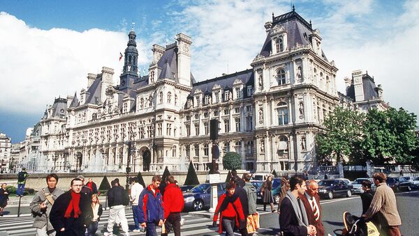 Здание Парламента в Париже. Архивное фото Здание Парламента в Париже. Архивное фото