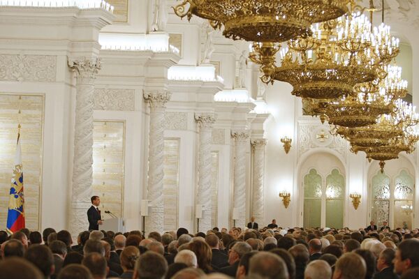 Первое послание президента РФ Д.Медведева Федеральному собранию Первое послание президента РФ Д.Медведева Федеральному собранию