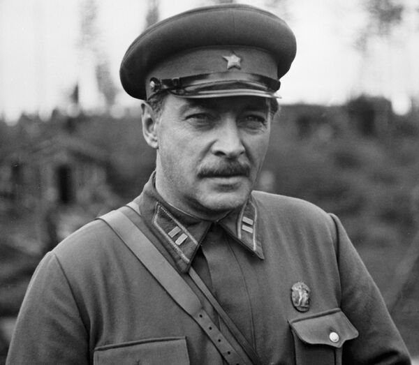 Тихонов в сцене из фильма Фронт в тылу врага Тихонов в сцене из фильма Фронт в тылу врага