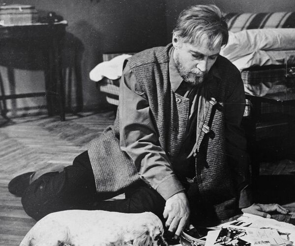 Тихонов в фильме Белый Бим Черное Ухо Тихонов в фильме Белый Бим Черное Ухо