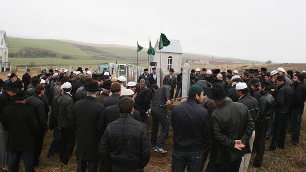 Похороны Макшарипа Аушева прошли на родовом кладбище в селении Сурхахи Похороны Макшарипа Аушева прошли на родовом кладбище в селении Сурхахи