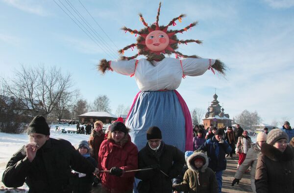 Празднование масленицы в городе Суздале Празднование масленицы в городе Суздале