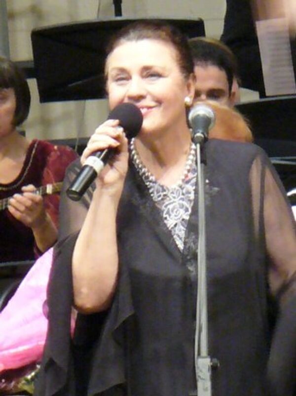 Певица Валентина Толкунова Певица Валентина Толкунова