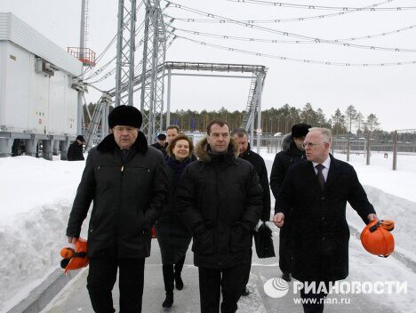Дмитрий Медведев посетил Западно-Сахалинское нефтяное месторождение Дмитрий Медведев посетил Западно-Сахалинское нефтяное месторождение