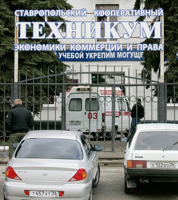 Около 150 человек эвакуированы из общежития в Ставрополе из-за распространения в здании, предположительно, угарного газа Около 150 человек эвакуированы из общежития в Ставрополе из-за распространения в здании, предположительно, угарного газа