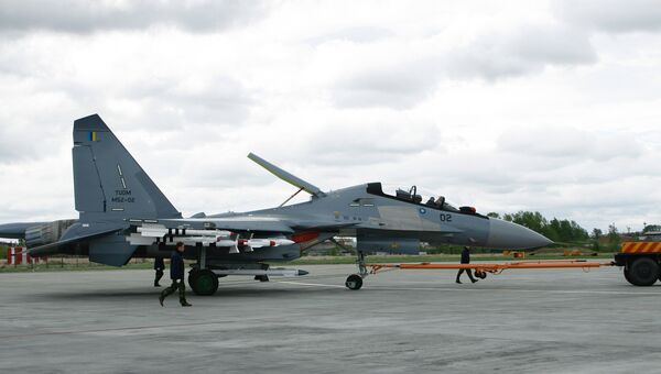 Выкатка самолета Су-30МКМ, изготовленного по заказу ВВС Малайзии Выкатка самолета Су-30МКМ, изготовленного по заказу ВВС Малайзии