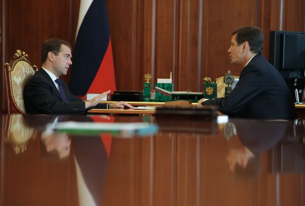 Президент РФ Дмитрий Медведев и вице-премьер РФ Александр Жуков (слева направо) Президент РФ Дмитрий Медведев и вице-премьер РФ Александр Жуков (слева направо)