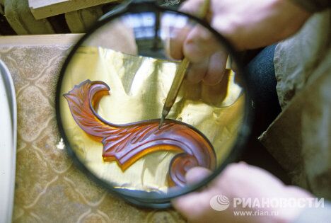 Резьба по янтарю Резьба по янтарю