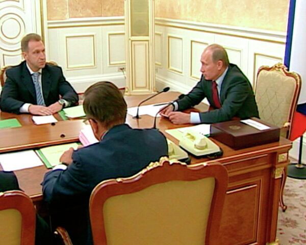 Путин потребовал разобраться с пробками на Ленинградском шоссе Путин потребовал разобраться с пробками на Ленинградском шоссе
