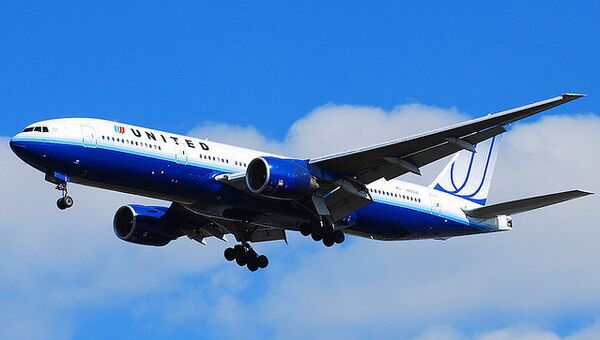 Самолет авиакомпании United Airlines, архивное фото Самолет авиакомпании United Airlines, архивное фото