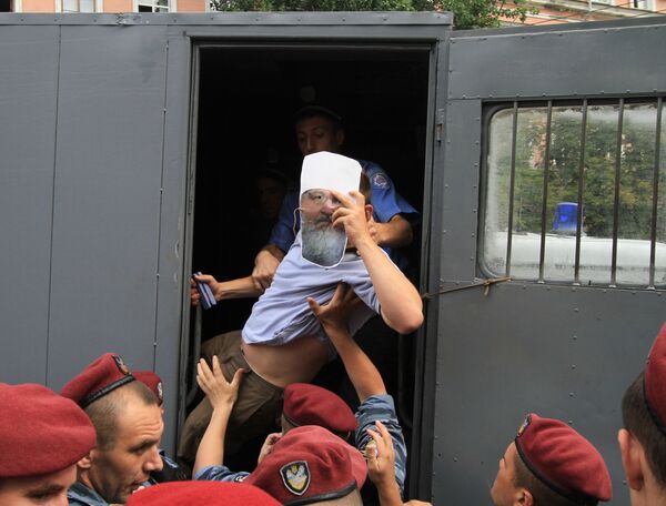 Акция протеста в Киеве против визита патриарха Кирилла на Украину Акция протеста в Киеве против визита патриарха Кирилла на Украину