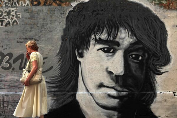 Стена Цоя на Арбате Стена Цоя на Арбате