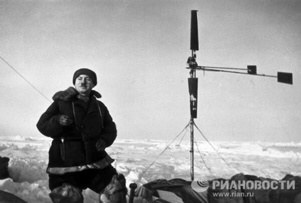 Папанин Иван Дмитриевич, начальник станции Северный полюс–1 Папанин Иван Дмитриевич, начальник станции Северный полюс–1