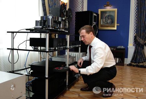 Встреча Дмитрия Медведева и Владимира Путина Встреча Дмитрия Медведева и Владимира Путина