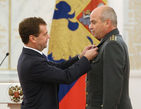 Президент РФ Дмитрий Медведев вручил в Кремле государственные награды за тушение природных пожаров Президент РФ Дмитрий Медведев вручил в Кремле государственные награды за тушение природных пожаров