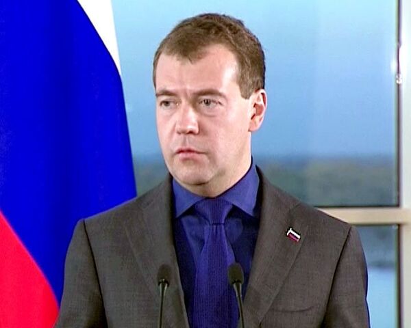 Медведев ждет от Госдумы содержательных новелл к закону О полиции Медведев ждет от Госдумы содержательных новелл к закону О полиции