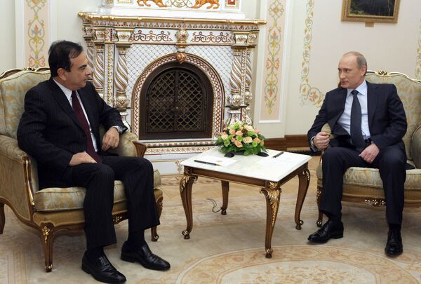 Премьер-министр РФ Владимир Путин встретился с президентом автоконцерна Рено-Ниссан Карлосом Гоном Премьер-министр РФ Владимир Путин встретился с президентом автоконцерна Рено-Ниссан Карлосом Гоном