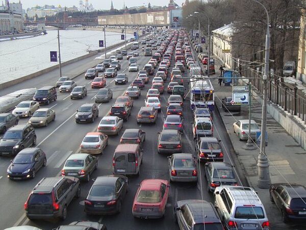 Сложные развязки Москвы. Затор на Москворецкой набережной. Архив Сложные развязки Москвы. Затор на Москворецкой набережной. Архив