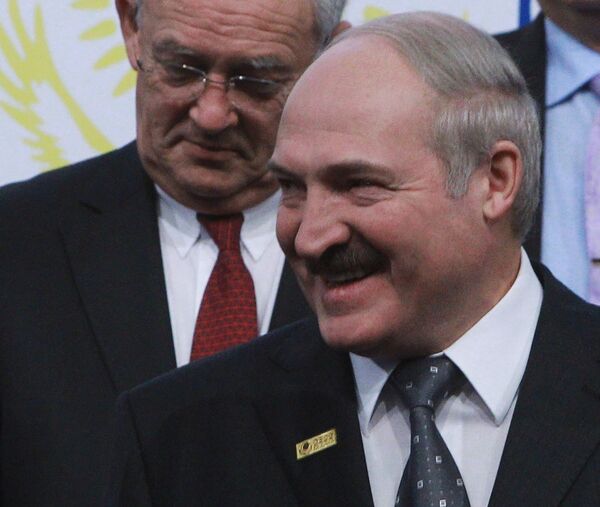 Совместное фотографирование глав государств и правительств – участников саммита ОБСЕ Совместное фотографирование глав государств и правительств – участников саммита ОБСЕ